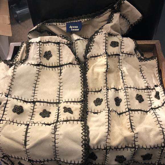 dennis basso Tops - dennis basso Cream and Black Crochet-Trim Patchwork Vest